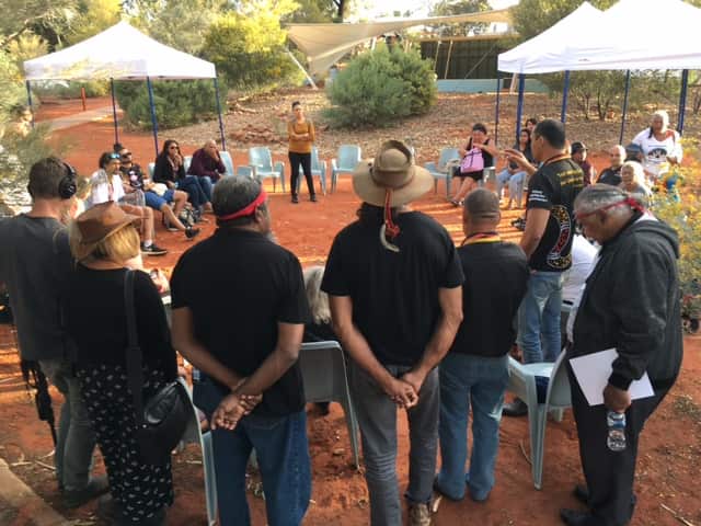 Constitutional recognition forum uluru The breakaway delegates holding an impromptu meeting today.