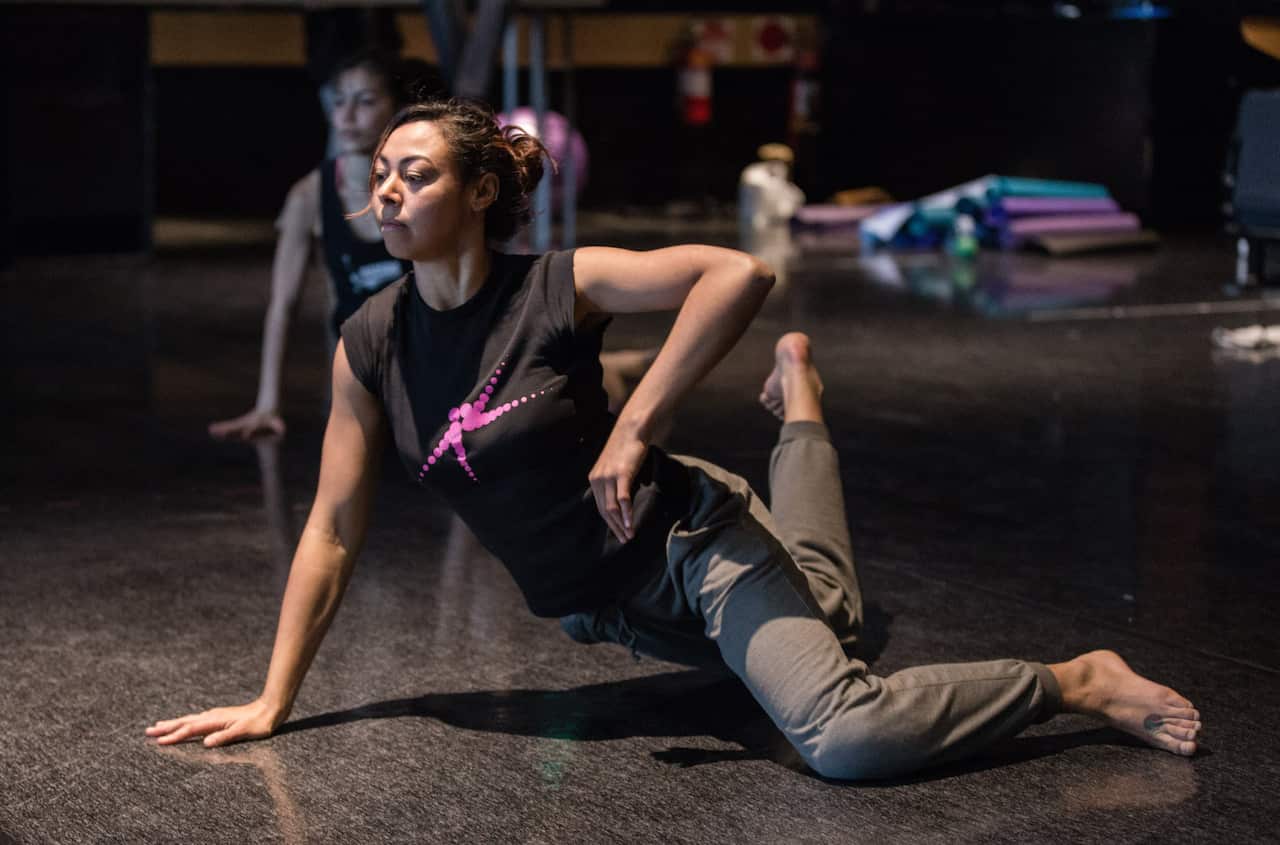 Jasmin Sheppard rehearses for Ochres 2015.
