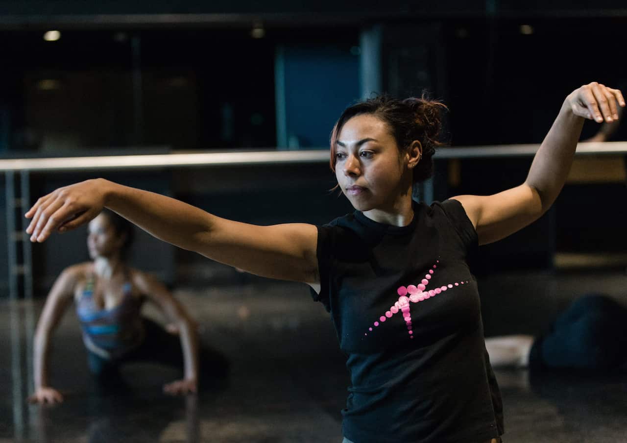 Jasmin Sheppard rehearses for Ochres 2015. 