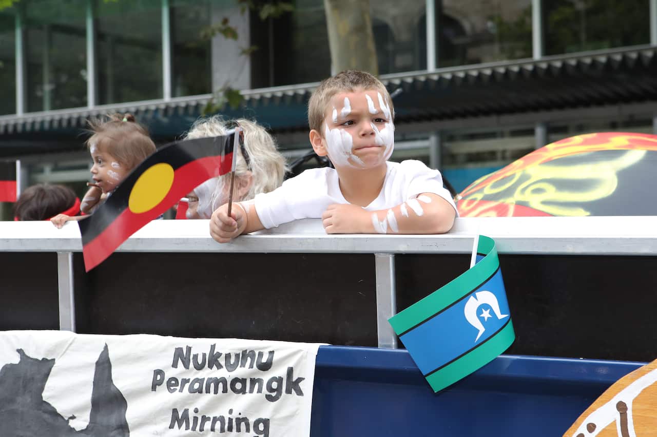 Children watch Australia Day Parade 2019