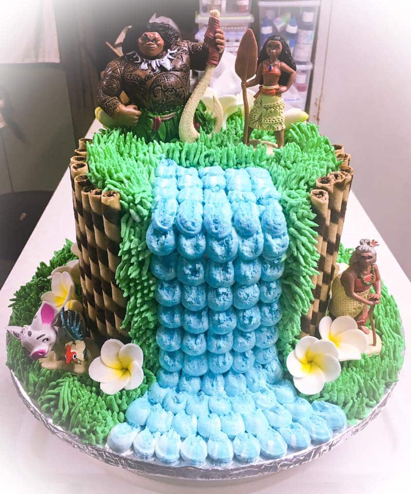 Tamilay's made a Little J & Big Cuz cake for a friend's daughter.