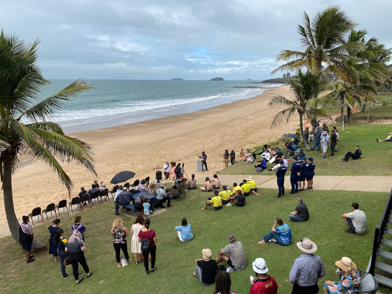 People gathering at Emu Park to celebrate the Darumbal TUMRA. 
