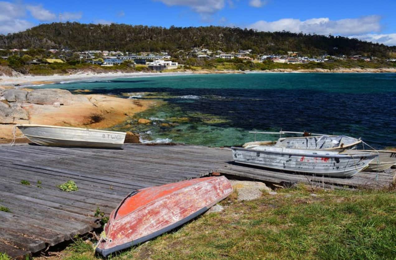 Waub’s Bay, Bicheno, is named after Wauba Debar.