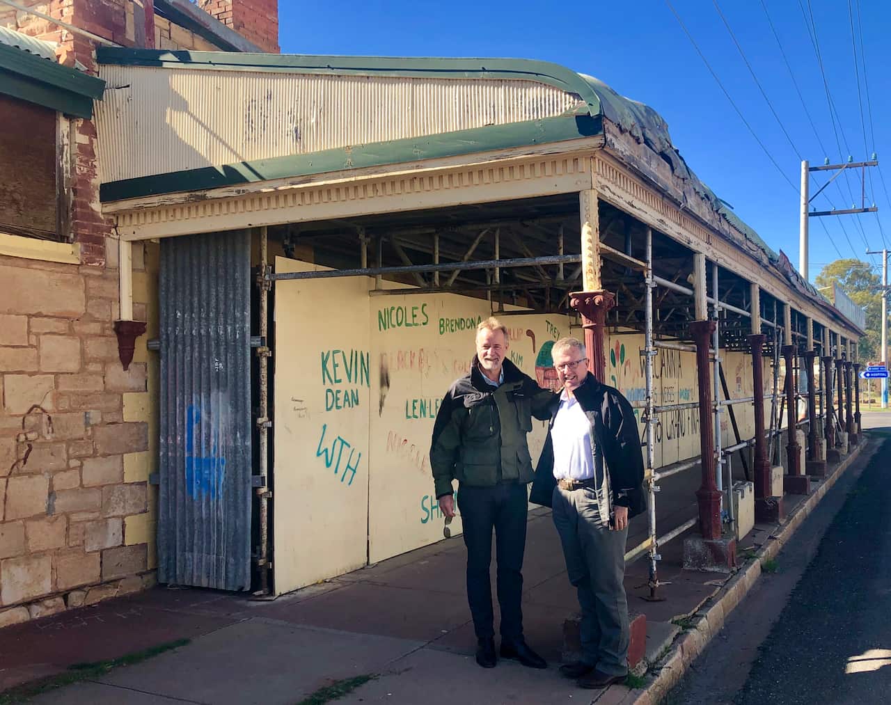Former Minister for Indigenous Affairs, Nigel Scullion and Federal Member for Parkes, Mark Coulton at the site for the announced supermarket, 7 May, 2019.