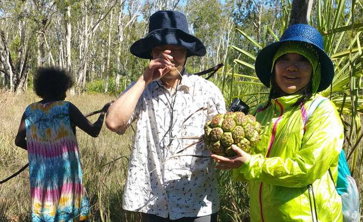 Professors Hang Hai and He Yang with pandanus nut Elizabeth Tunstall