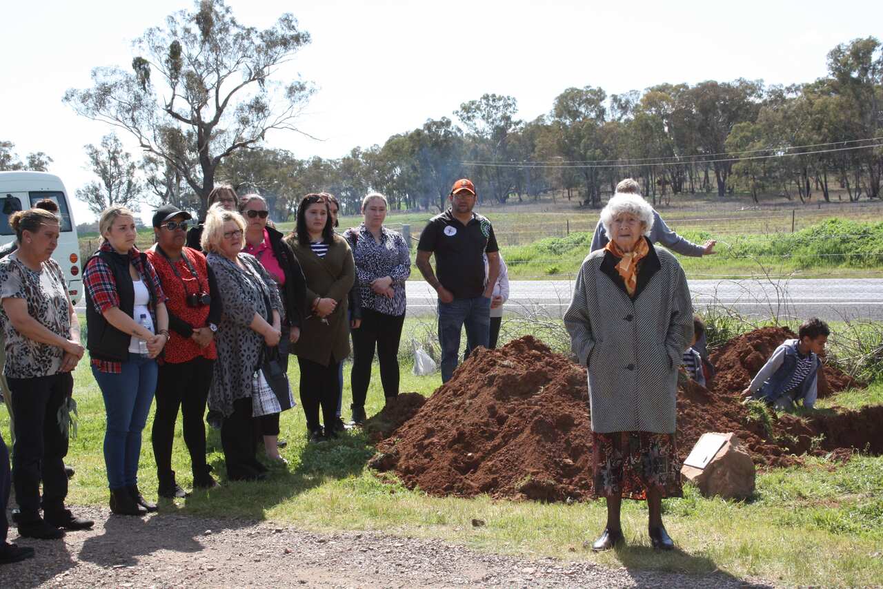 gathering at burial, wellington