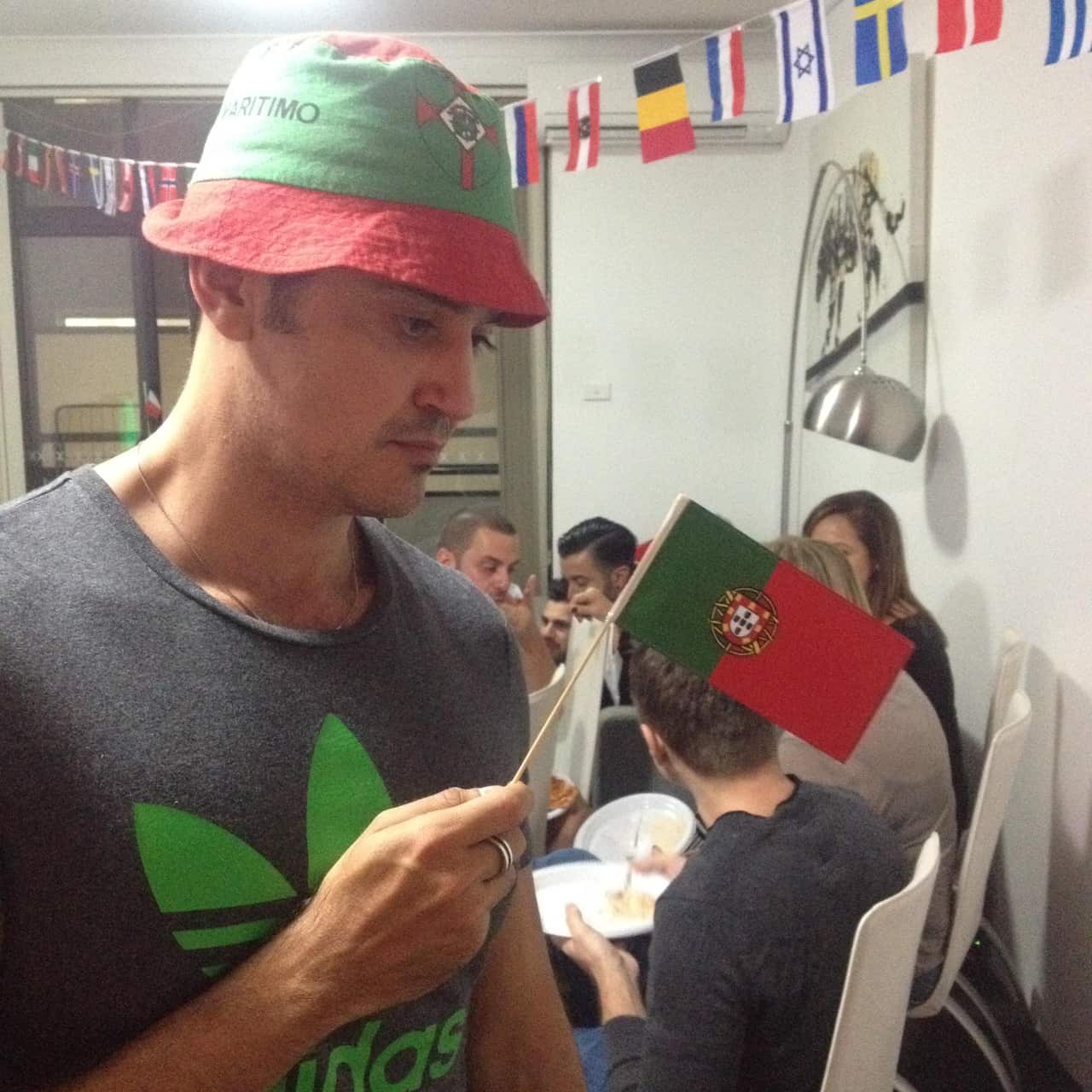 Ricardo gets into the Eurovision spirit