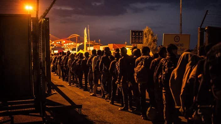 Croatia Moves Migrants On Towards Hungarian Border