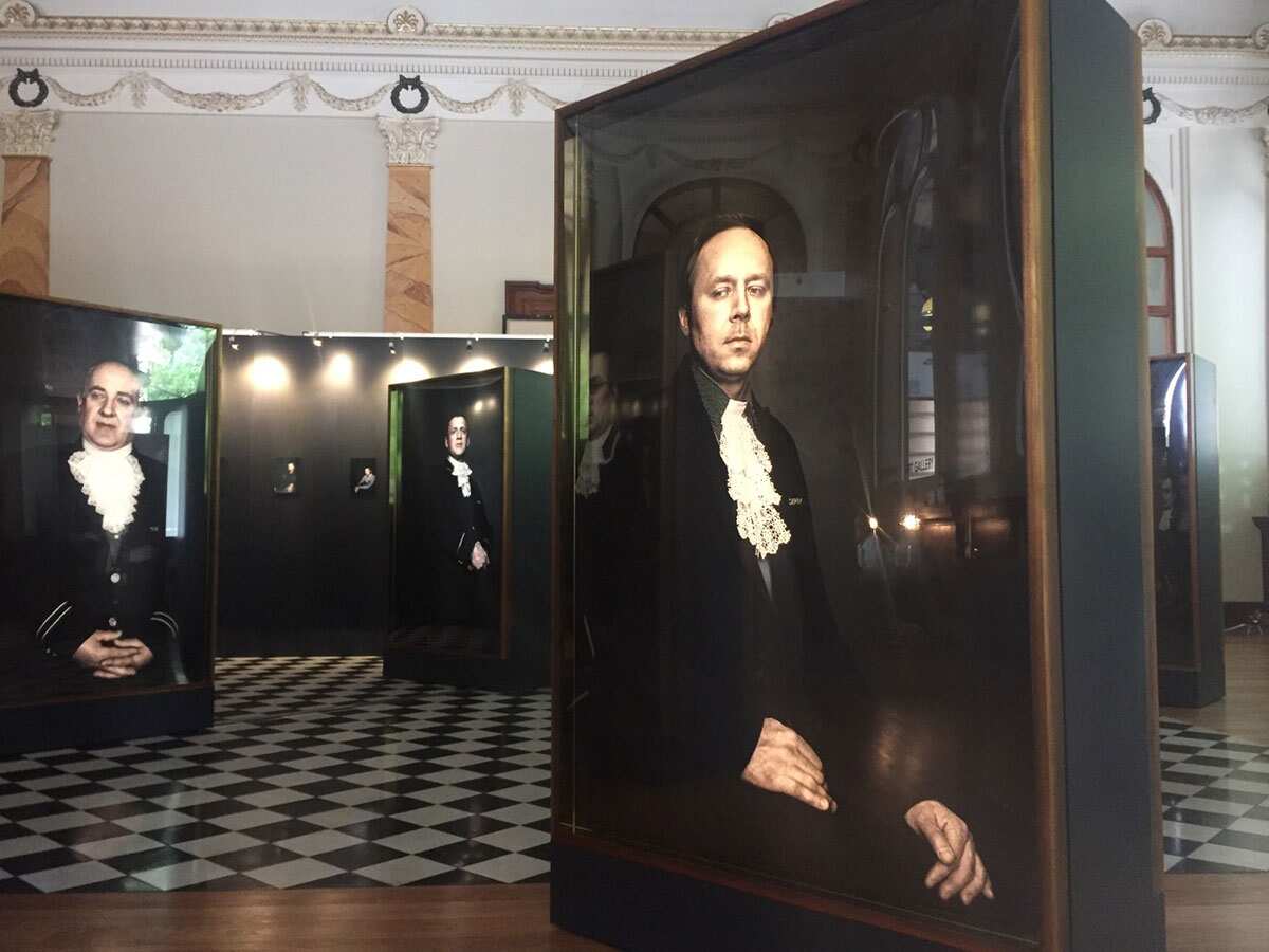 Alina Gozin’a Exhibit