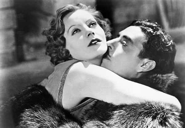 Greta Garbo and John Gilbert in 'Flesh and the Devil'.