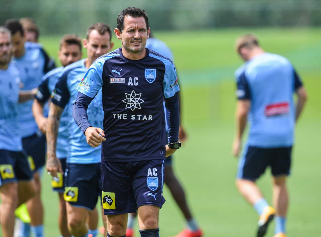 Head of High Performance Andrew Clark (centre) during Sydney FC training in Sydney, Thursday, December 28, 2017. (AAP Image/Brendan Esposito) NO ARCHIVING