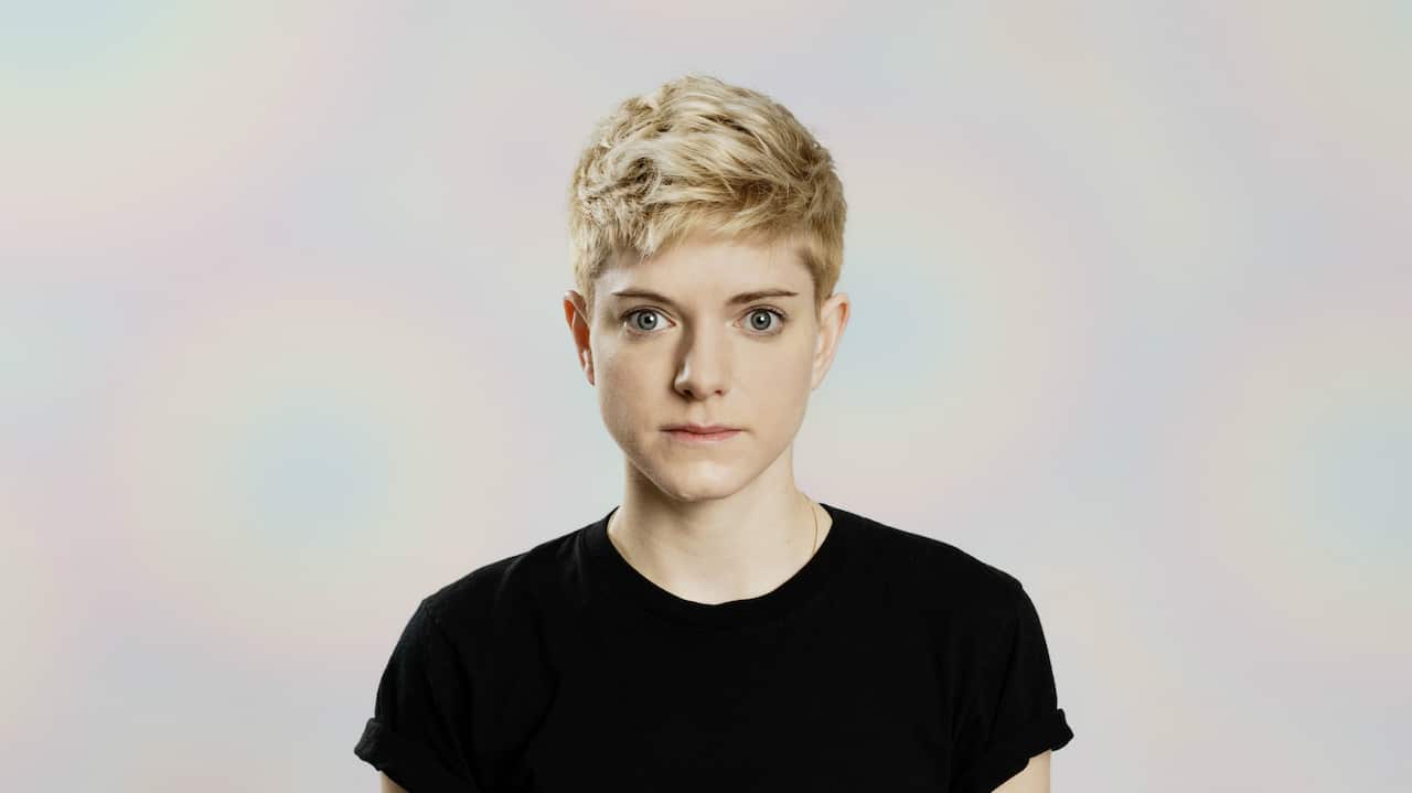 Mae Martin
