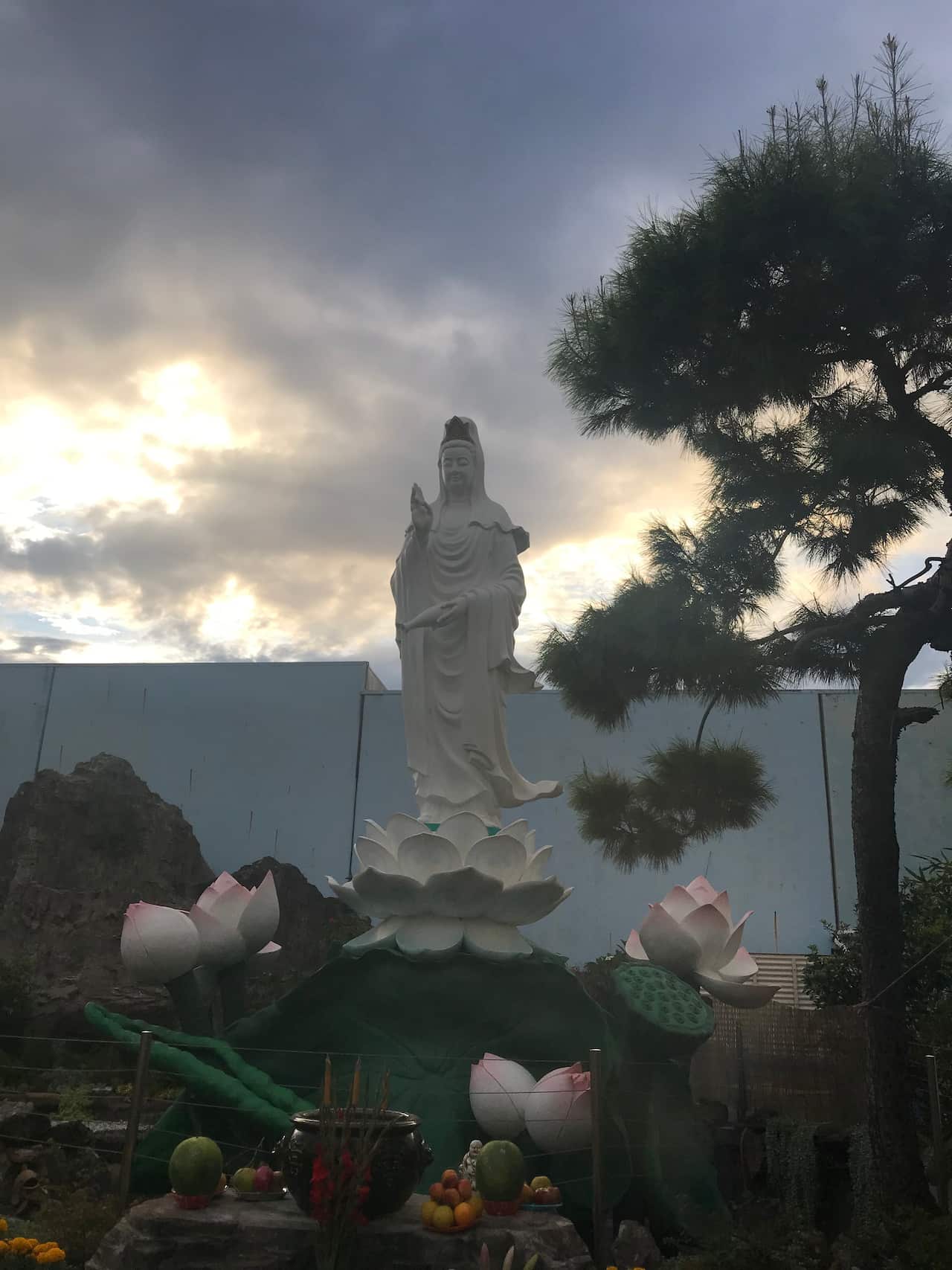 A statue of Phật Bà Quan Âm