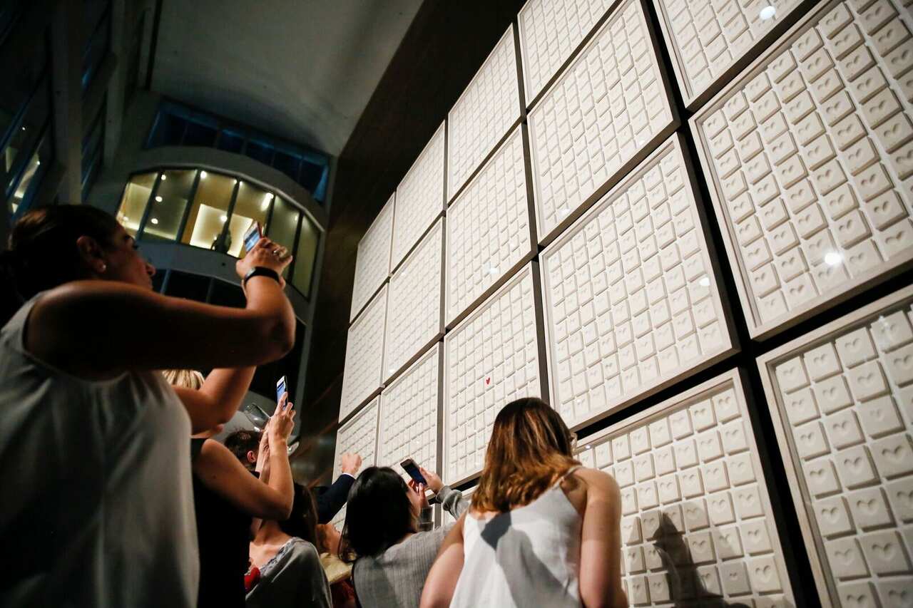 Samuel Johnson unveils heartwarming artwork that’s raised $110,000 for cancer research