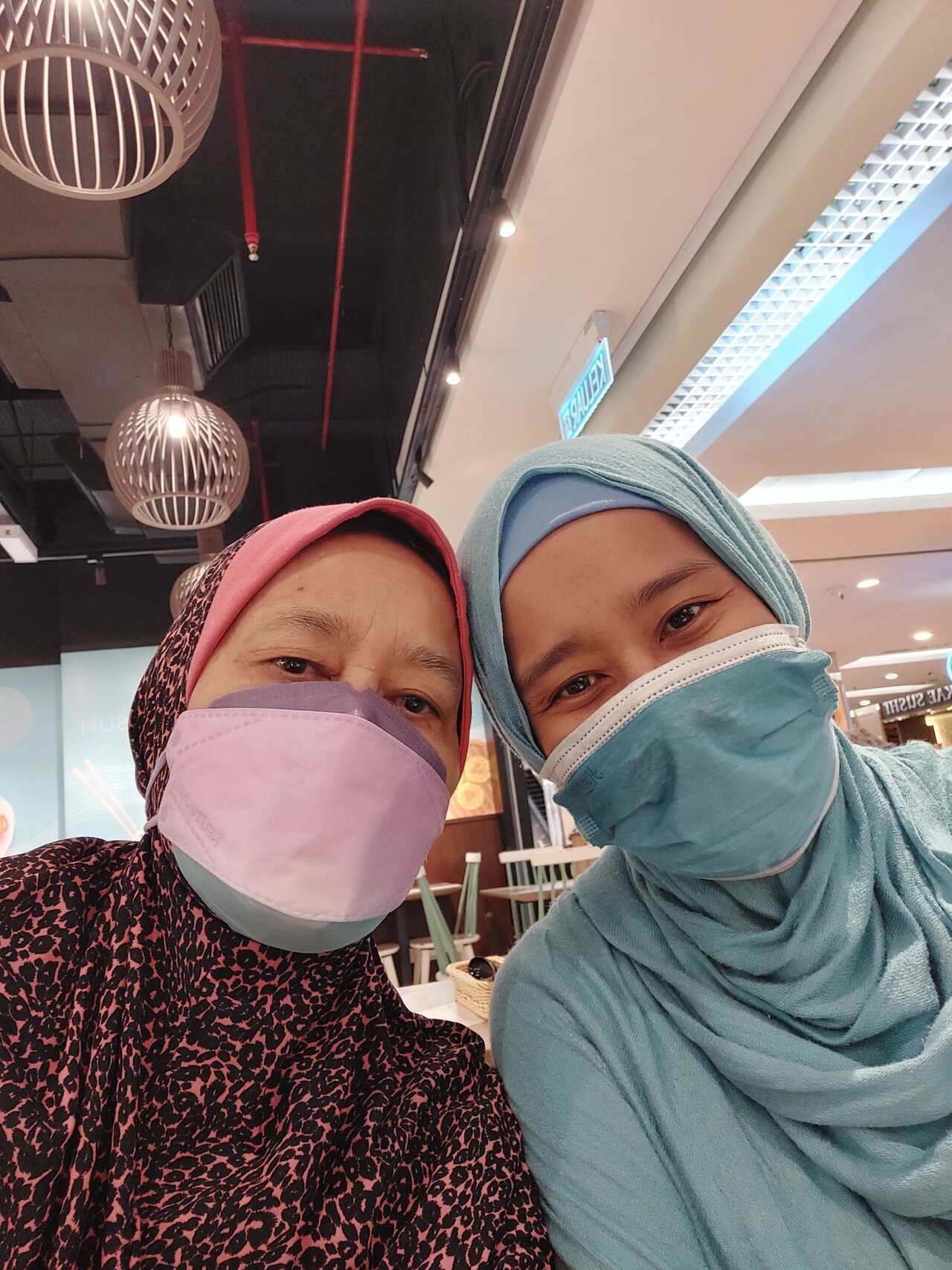 Raidah Shah Idil and family