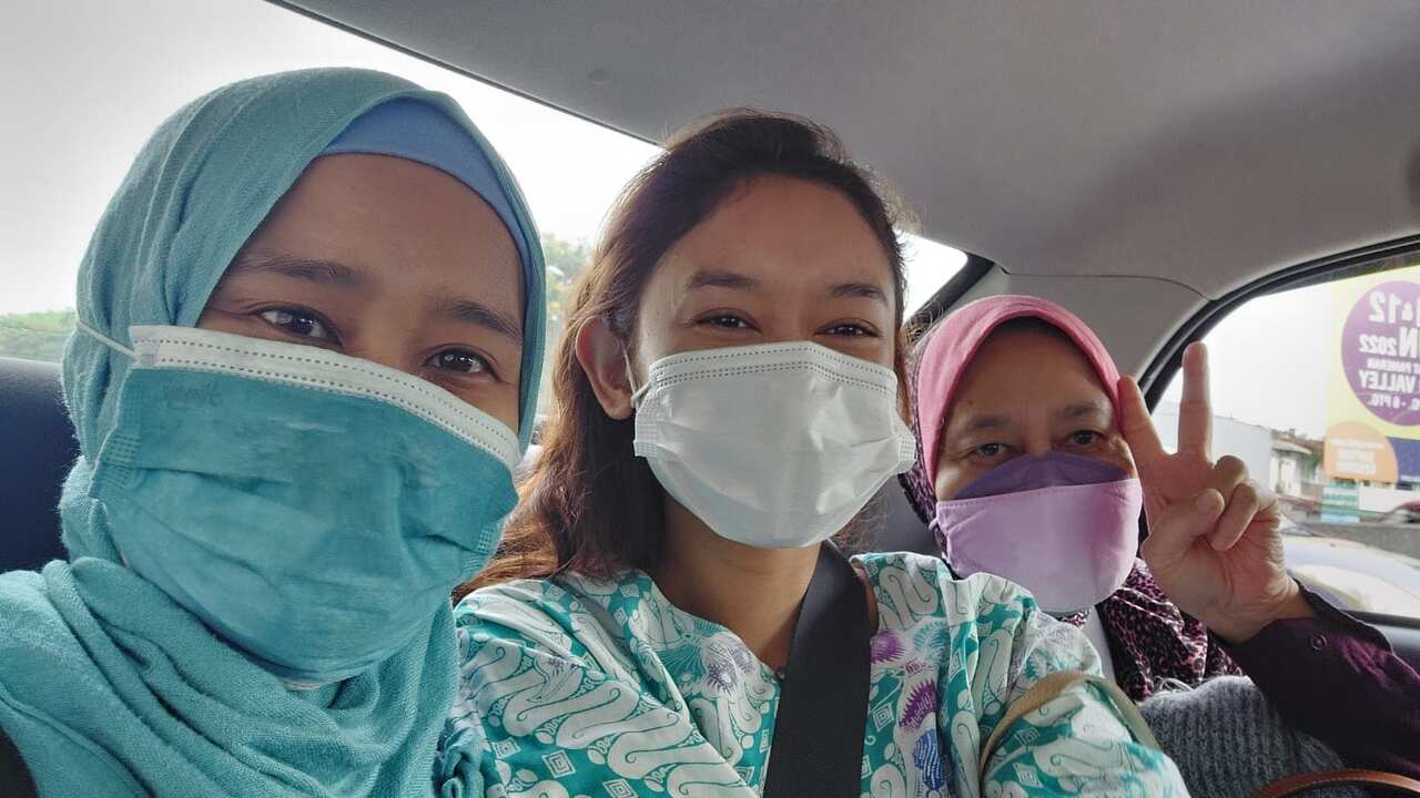 Raidah Shah Idil and family