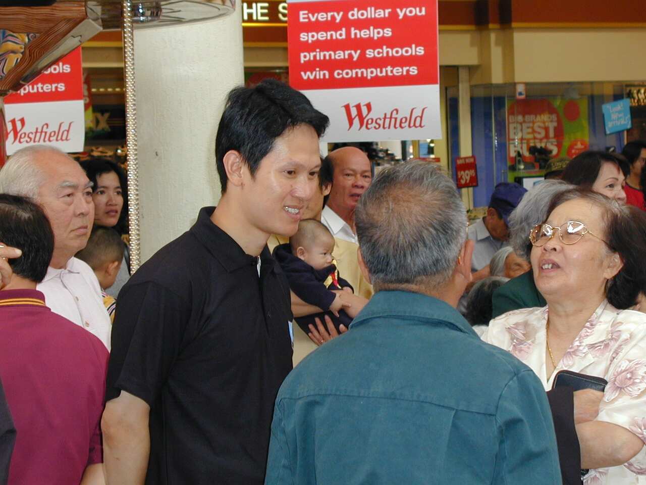 广东话主播温楚良（Aaron）