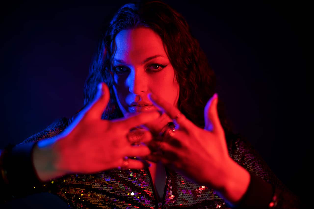 Sara Zaccarelli, in arte Nudha, è nata a Bologna l'8 settembre 1990 ed è cresciuta a Loiano, un paesino di 5.000 anime sull'Appennino tosco-emiliano