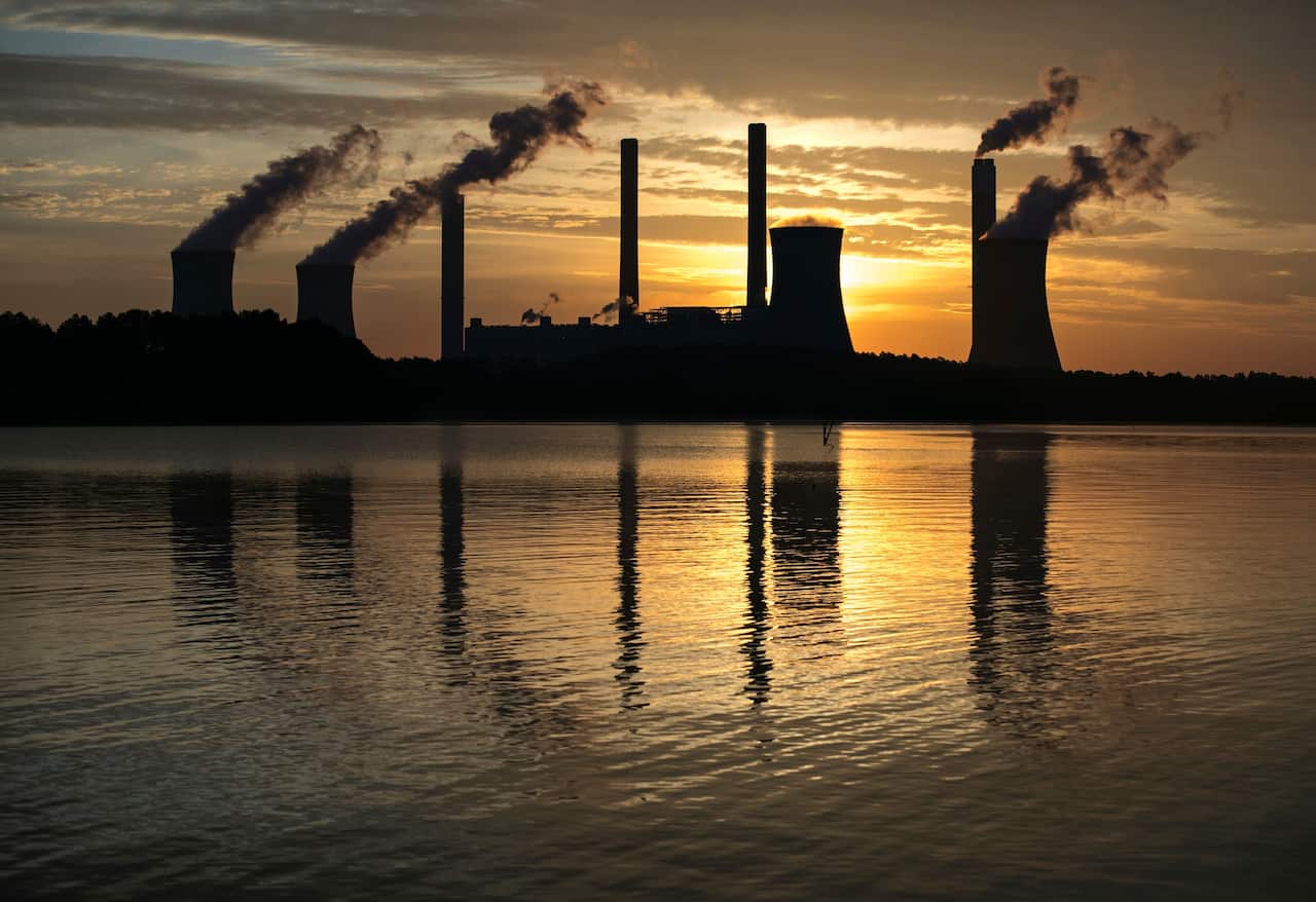 The coal-fired Plant Scherer, one of the United States' major carbon dioxide emitters.