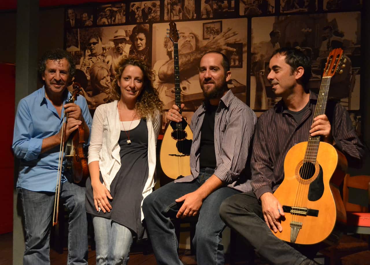 H Eύα Ξένου με συνεργάτες μουσικούς.