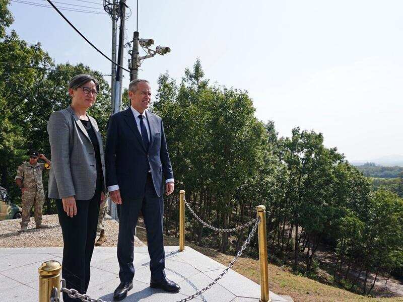 Penny Wong and Bill Shorten in South Korea.