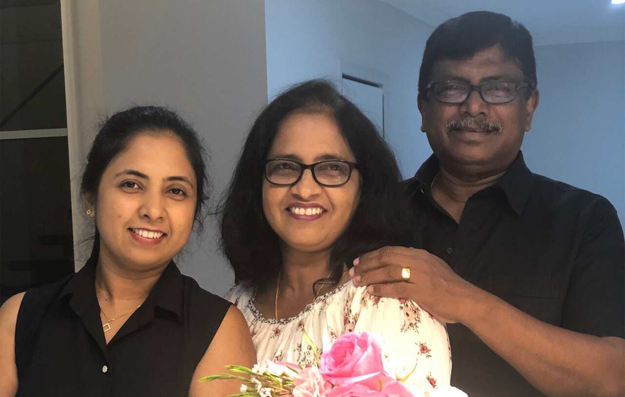 Mr.Greshan Weerasinghe (R) with his wife and his daughter in Sydney"
