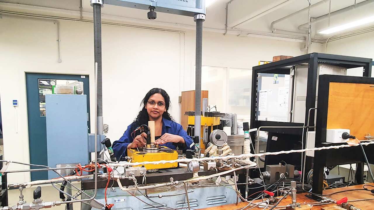 Dr Samintha Anne Perera