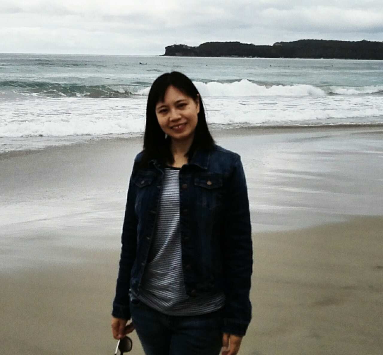 荷伯特華人家長 Lucy 為孩子報讀中國的數學和中文網課。