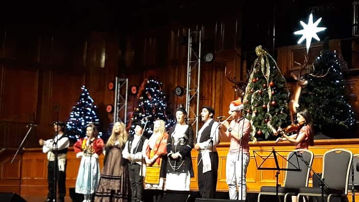 Στιγμιότυπο από τα Χριστουγεννιάτικα Κάλαντα της Αρχιεπισκοπής