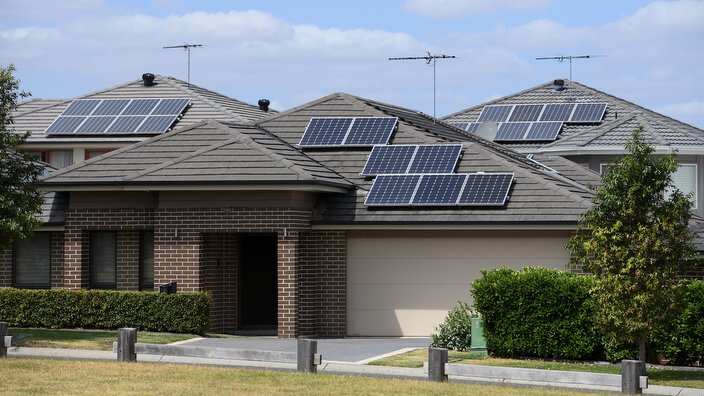 Victorians to get half-price solar panels under State Government scheme