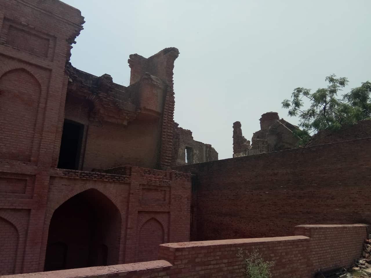 Dilapidated Rooms in Sarai Amanat Khan