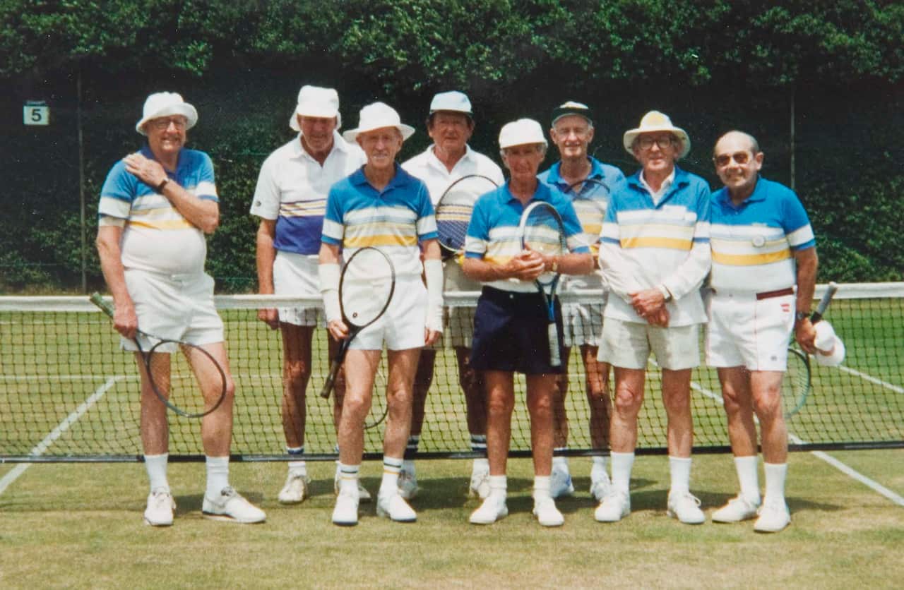 Hobart, 1974: Equipa representante do ACT Veteran, a jogar em Hobart. Fernando é o atleta mais à direita.