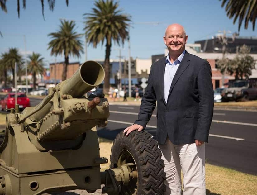 Liberal candidate Jeremy Hearn has apologised for saying Muslims were "bad people" trying to replace Australia's legal system with Sharia law. 