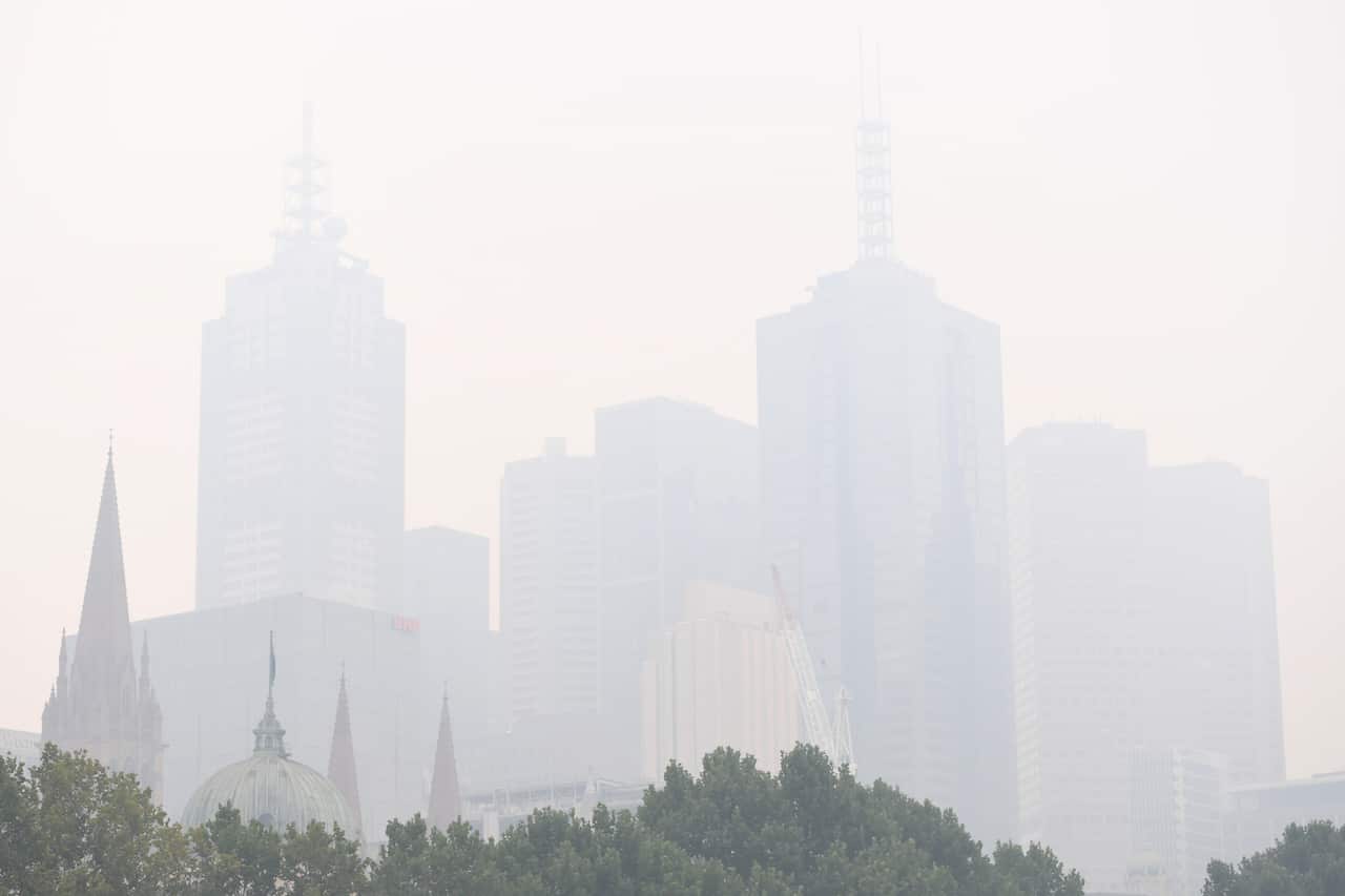 Smoke from the East Gippsland bushfires has drifted across Victoria reaching Melbourne prompting health warnings.