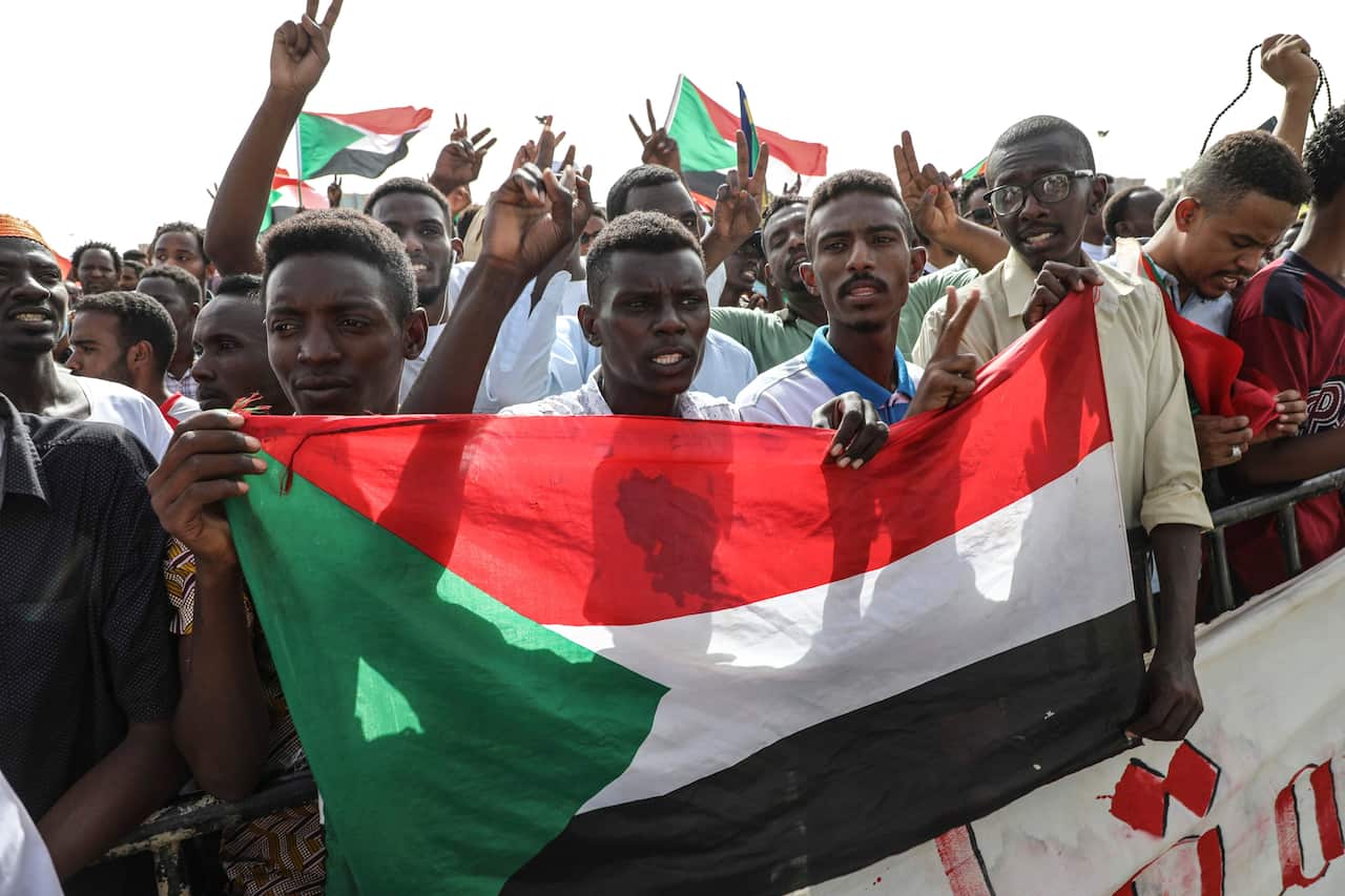 Sudanese protesters calling for civil government 