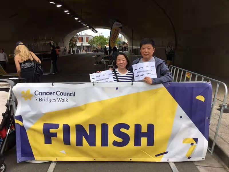 Xiang Zhao with her brother in 7 Bridges Walk