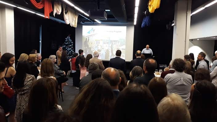 Ο διευθυντής των Σχολείων της Κοινότητας, Μάνος Τζιμπραγός παρουσιάζει τις εκπαιδευτικές και πολιτιστικές εκδηλώσεις της Κοινότητας για το 2018