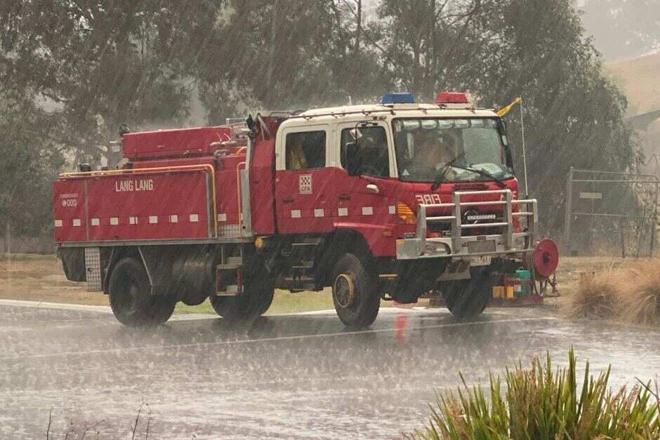 Fire truck in the rain at Swifts Creek