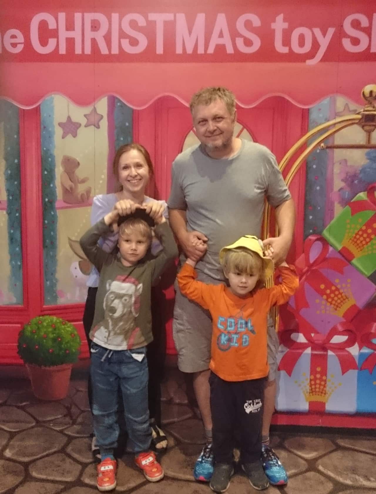 Andrei Kravtsov's family