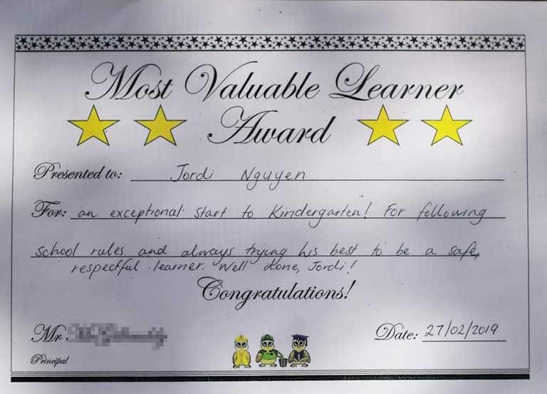 Trẻ học giỏi nhất lớp không có nghĩa là học trò luôn được khen và nhận giấy khen ở lớp. Các cô thường nhìn vào sự cố gắng của mỗi cá nhân để khen thưởng. 