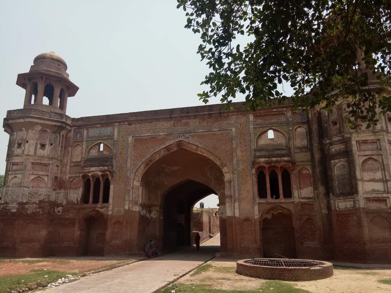 Lahori Gate leading to Sarai Amanat Khan