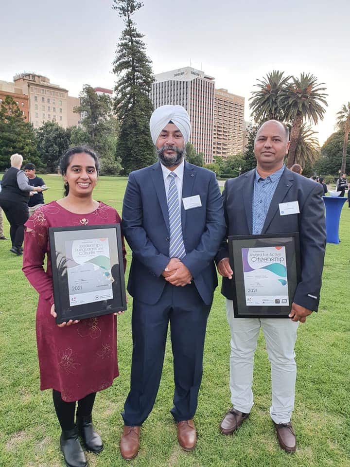 Jasmine Kaur (L) with the other Australia Day award recipient Gurjinder Singh (R).