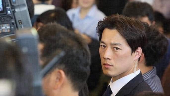 South Korea’s New President Has a Handsome Bodyguard