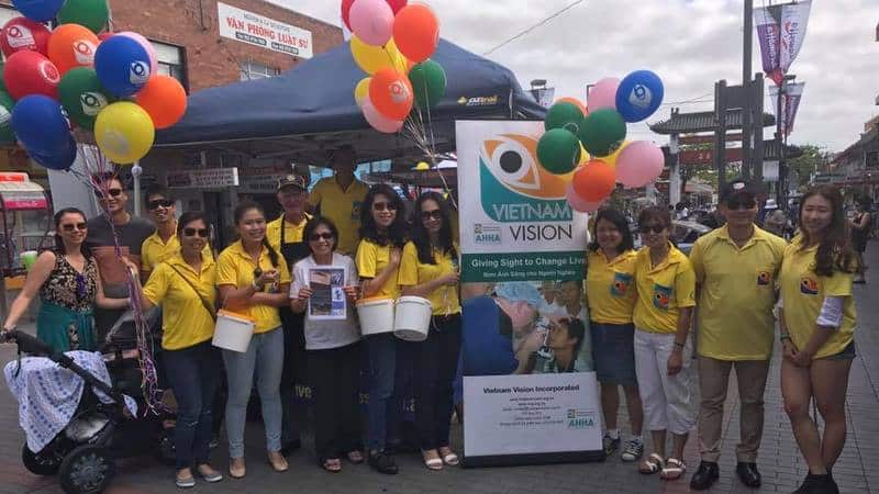 Các thành viên AHHA trong một chương trình gậy quỹ.