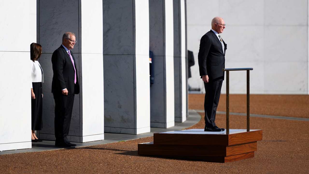 Prime Minister Scott Morrison stands behind David Hurley ahead of his swearing in ceremony at Parliament House.