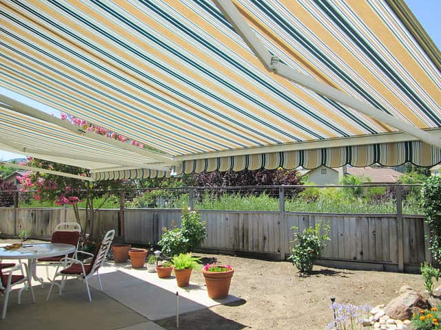 Adjustable awning blinds 