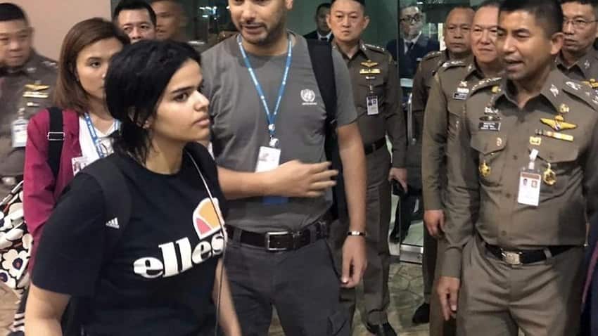 Image of Rahaf Mohammed Al-Qunun in Thailand by AAP