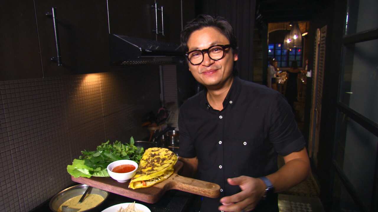 Banh xeo with Luke Nguyen