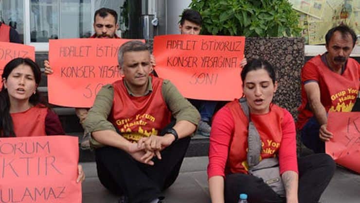 protesters protesting against singers arrests