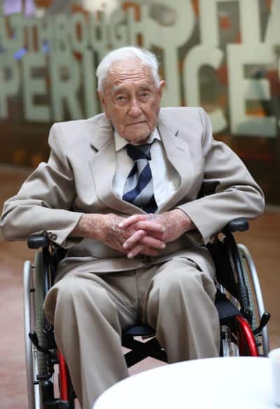 เดวิด กู๊ดออล เคยเป็นแขกรับเชิญในรายการอินไซต์ของเอสบีเอสในปี 2017